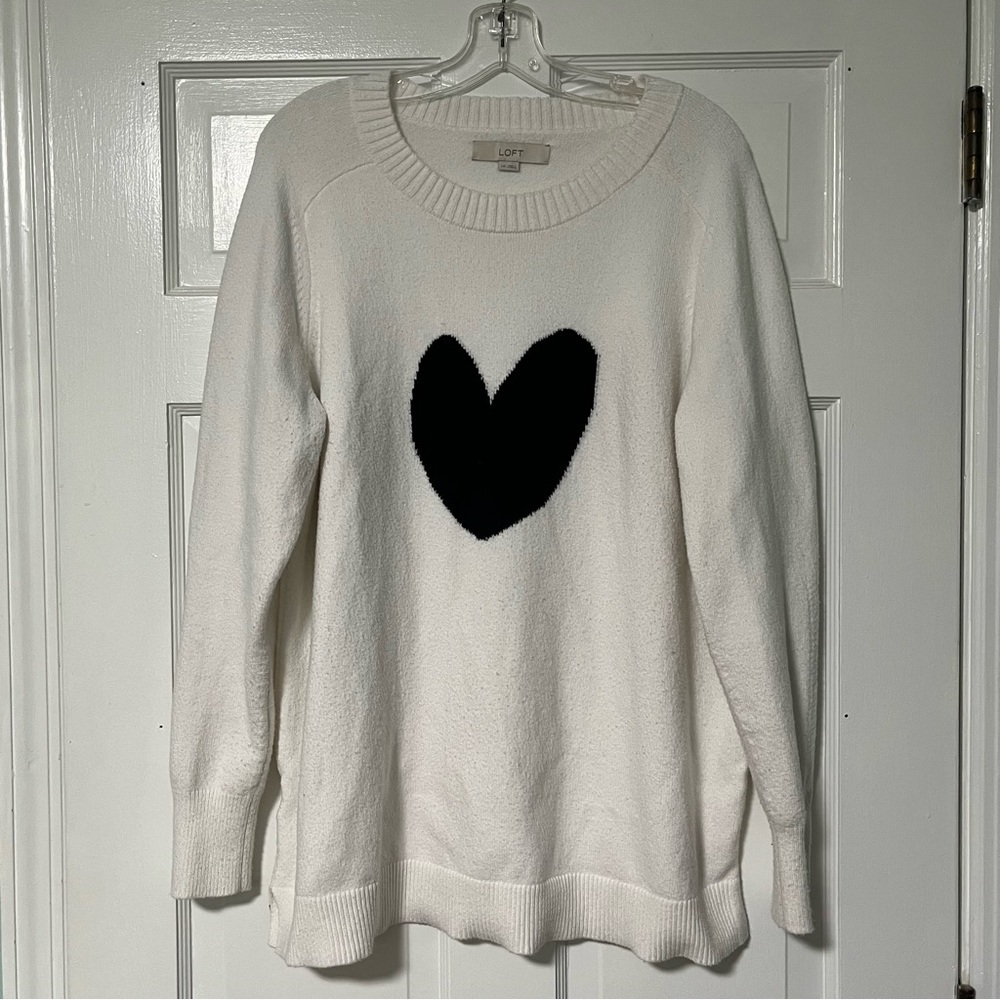 LOFT soft and stretchy classic crewneck White Sweater with Black Heart Design